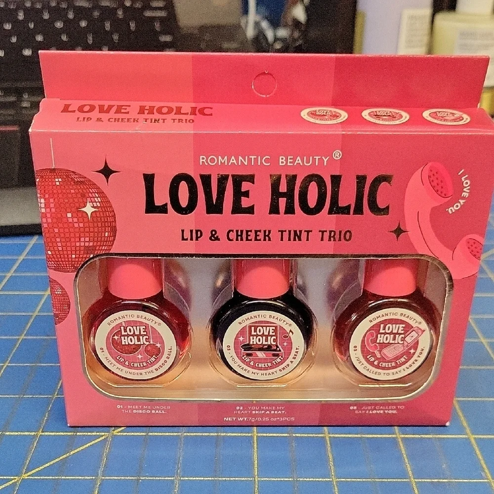 Romantic Beauty Love Holic Lip & Cheek Tint Trio - Red Purple & Pink New in Box